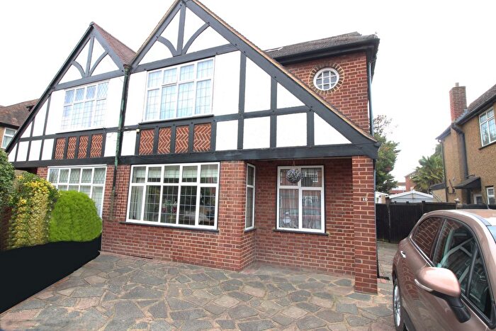 4 Bedroom Semi-Detached House For Sale In Columbia Avenue, Worcester Park, KT4