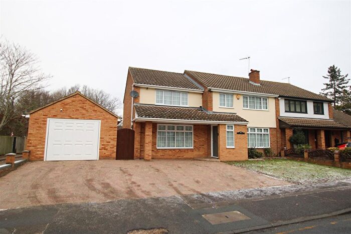 4 Bedroom Semi Detached House For Sale In Herons Wood, Harlow, CM20