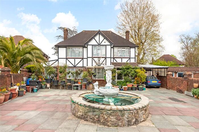 4 Bedroom Detached House For Sale In Lancaster Road, London, SE25