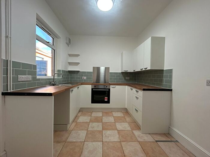 3 Bedroom End Terrace House To Rent In High Street, Swansea, SA4
