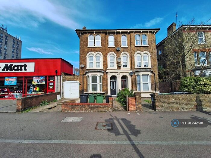 2 Bedroom Flat To Rent In Lea Bridge Road, London, E10