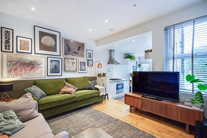 2 Bedroom Terraced House For Sale In Selsdon Road, South Croydon, CR2