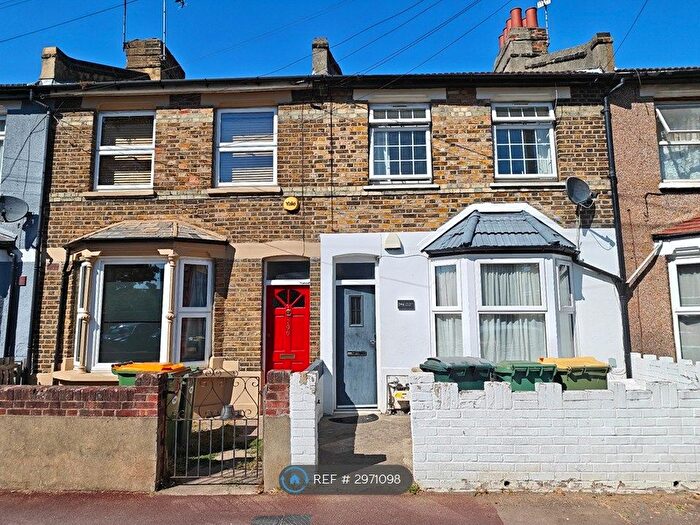 2 Bedroom Flat To Rent In Grange Road, London, E13