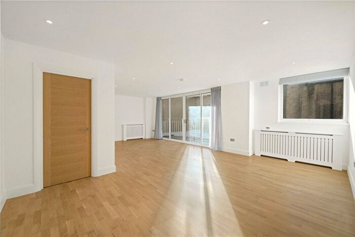 3 Bedroom Flat To Rent In William Mews, London, SW1X