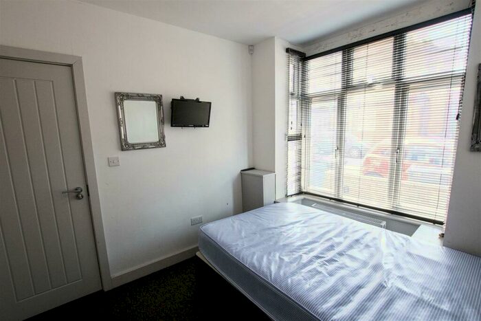 6 Bedroom House To Rent In Hubert Road, Birmingham, B29