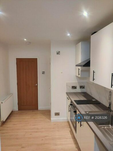 2 Bedroom Flat To Rent In Sheffield, Sheffield, S8