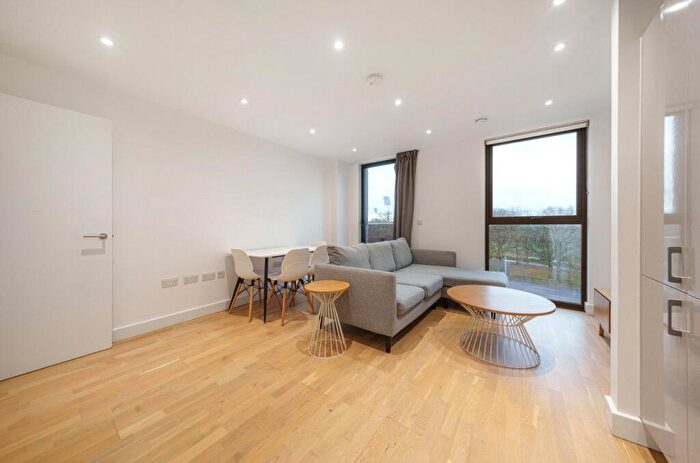 1 Bedroom Apartment To Rent In Burgess Springs, Chelmsford, CM1