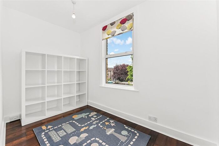 3 Bedroom End Terrace House To Rent In Walpole Road, London, E18
