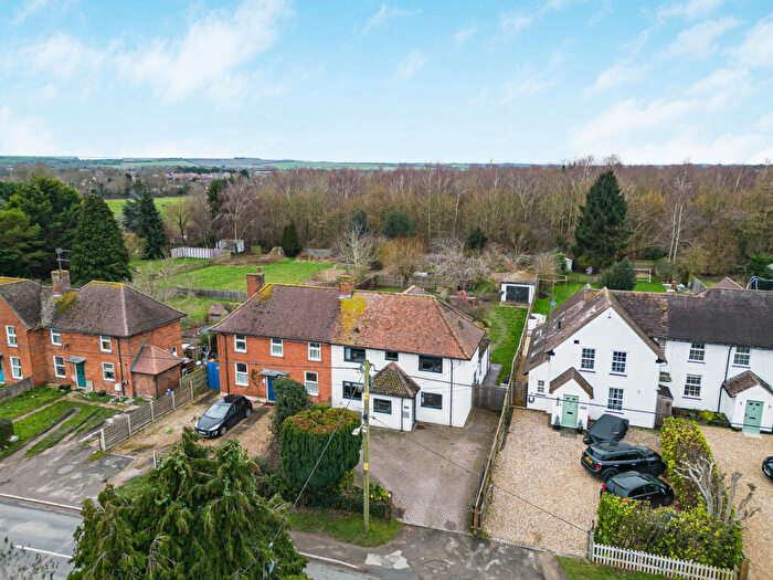 4 Bedroom Semi Detached House For Sale In New Road, East Hagbourne, OX11