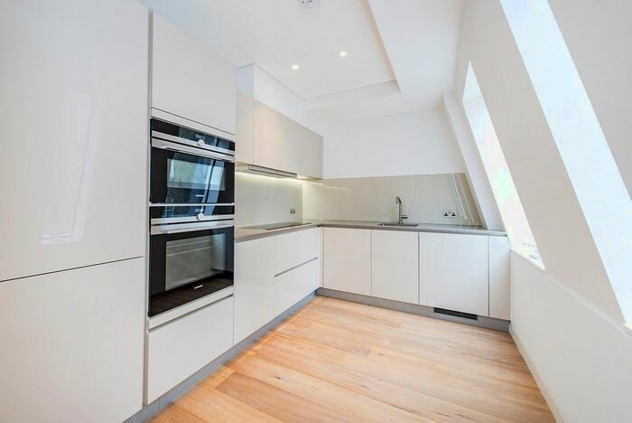 2 Bedroom Flat To Rent In Hallam Mews, Marylebone, London, W1W