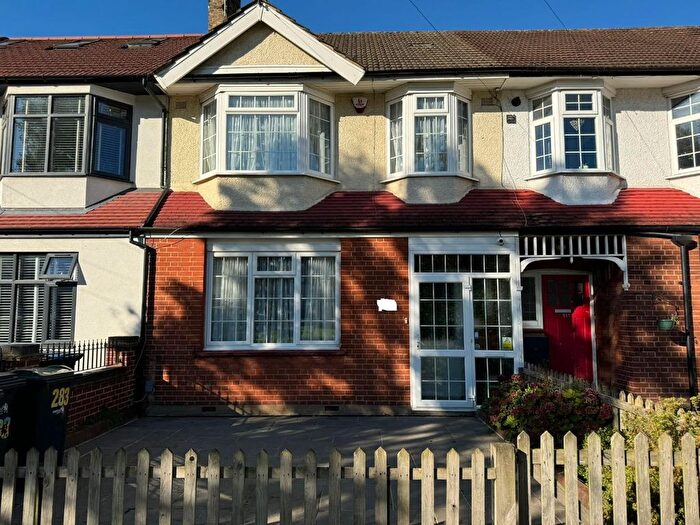 3 Bedroom Terraced House To Rent In Princes Avenue, London, N13