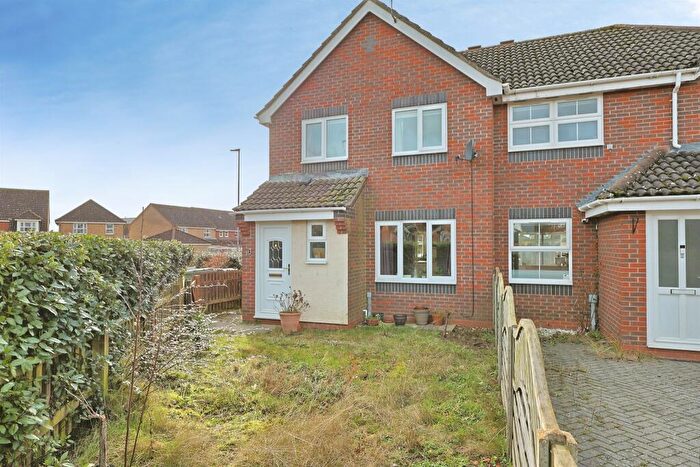 3 Bedroom Semi Detached House For Sale In Mountbatten Drive, Dereham, NR19