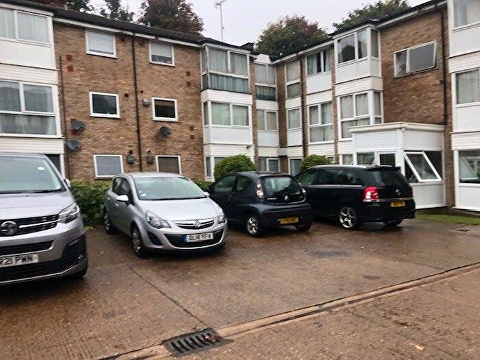 Studio To Rent In Vincent Road, Luton, LU4