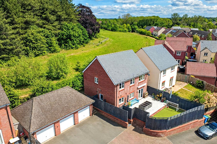 4 Bedroom Detached House For Sale In Spoonbill Rise, Bracknell, RG12