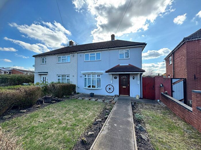 3 Bedroom Semi-Detached House To Rent In Dudhill Road, Rowley Regis, B65