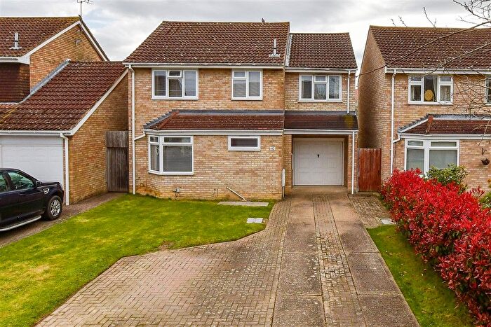 4 Bedroom Detached House For Sale In Dimmock Close, Paddock Wood, Tonbridge, Kent, TN12