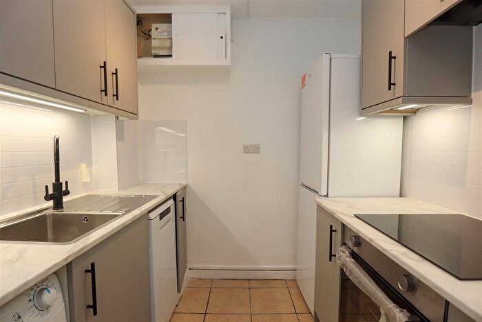 1 Bedroom Flat To Rent In Marine Court, St. Leonards-On-Sea, TN38