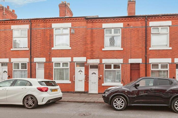 3 Bedroom Terraced House For Sale In Cooper Street, Leicester, Leicestershire, LE4