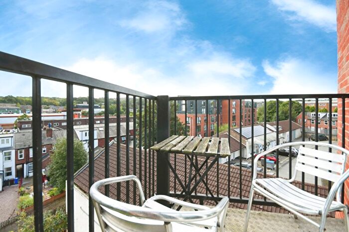 2 Bedroom Flat To Rent In Edmund Court, Sheffield, South Yorkshire, S2