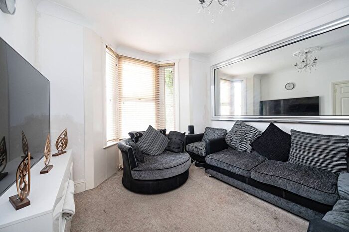 6 Bedroom Property For Sale In Chippendale Street, Lower Clapton, London, E5