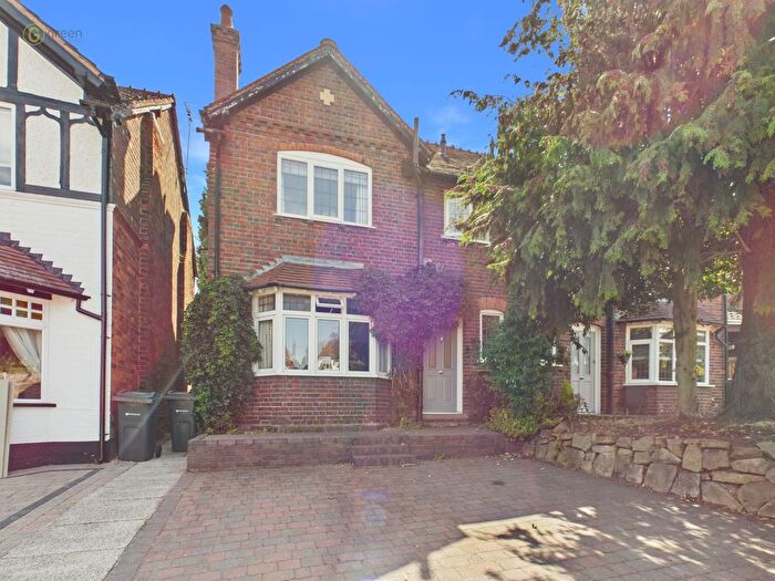 4 Bedroom Semi Detached House For Sale In Tamworth Road, Sutton Coldfield, B75