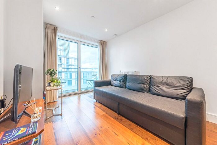 1 Bedroom Flat To Rent In Lincoln Plaza, Canary Wharf, E14