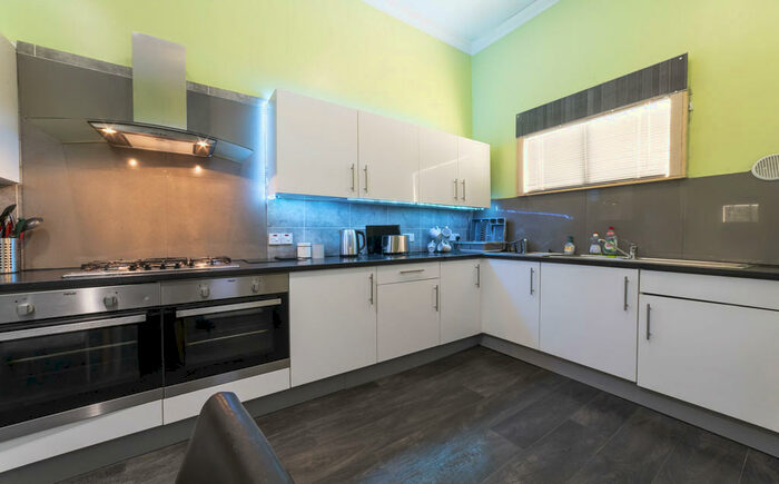 8 Bedroom Apartment To Rent In Sauchiehall Street, Glasgow, G3