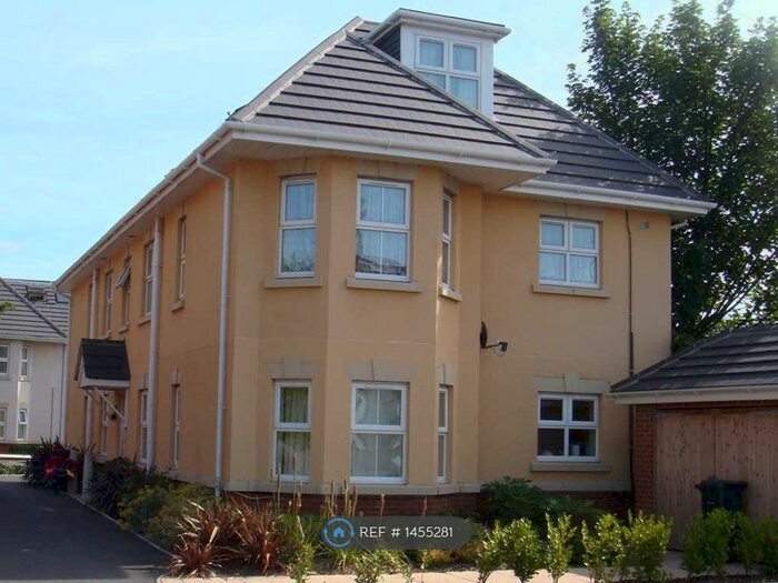 2 Bedroom Flat To Rent In Methuen Close, Bournemouth, BH8