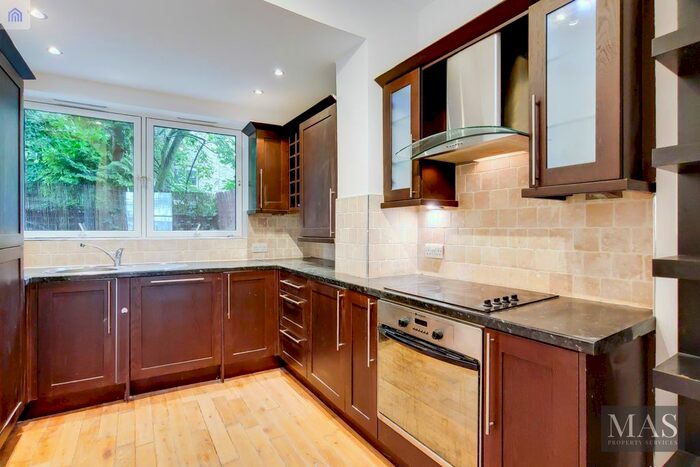 2 Bedroom Flat To Rent In Star Road, London, W14