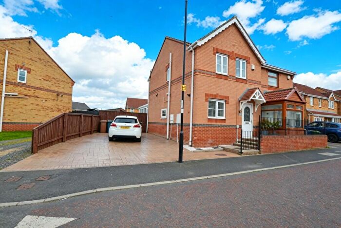 3 Bedroom Semi-Detached House For Sale In Halesworth Drive, Sunderland, Tyne And Wear, SR4