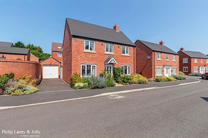 3 Bedroom Detached House For Sale In Harrison Gardens, Worcester, WR2