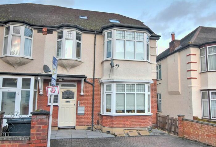 Parking/garage To Rent In Craignish Avenue, London, SW16