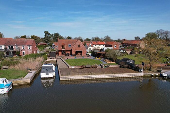 5 Bedroom Detached House For Sale In Stokesby, NR29