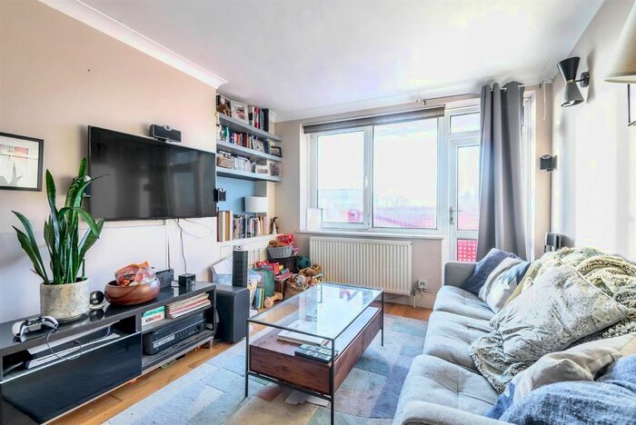 2 Bedroom Flat To Rent In Linsey Street, London, SE16