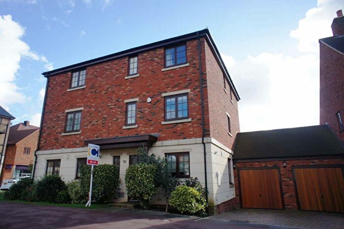 5 Bedroom Semi-Detached House To Rent In Colindale Street, Monkston Park, Milton Keynes, MK10