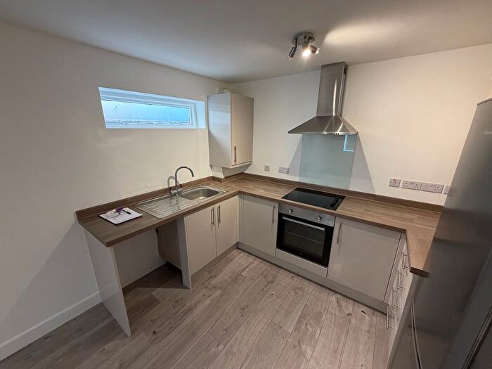 1 Bedroom Flat To Rent In Potters Road, Barnet, EN5