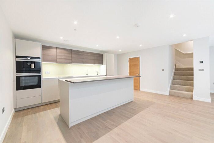 3 Bedroom Flat To Rent In Viridium Apartments, - Finchley Road, NW3