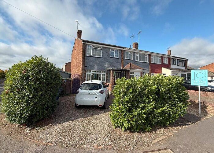 3 Bedroom End Of Terrace House For Sale In Third Avenue, Stanford-Le-Hope, Essex, SS17