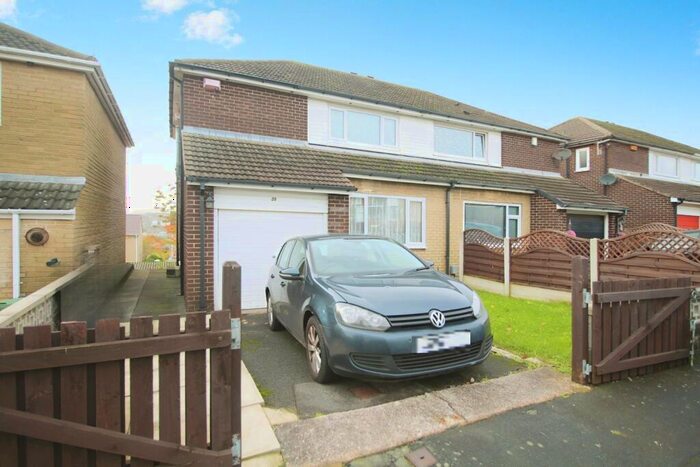 3 Bedroom Semi-Detached House To Rent In Rydal Drive, Huddersfield, West Yorkshire, HD5