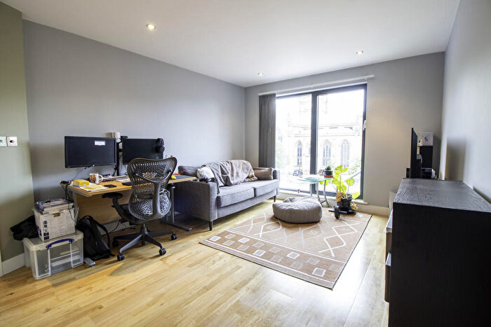 1 Bedroom Flat To Rent In The Chandlers, Leeds City Centre, LS2