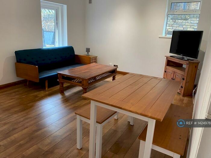 1 Bedroom Flat To Rent In Hermon Hill, London, E11