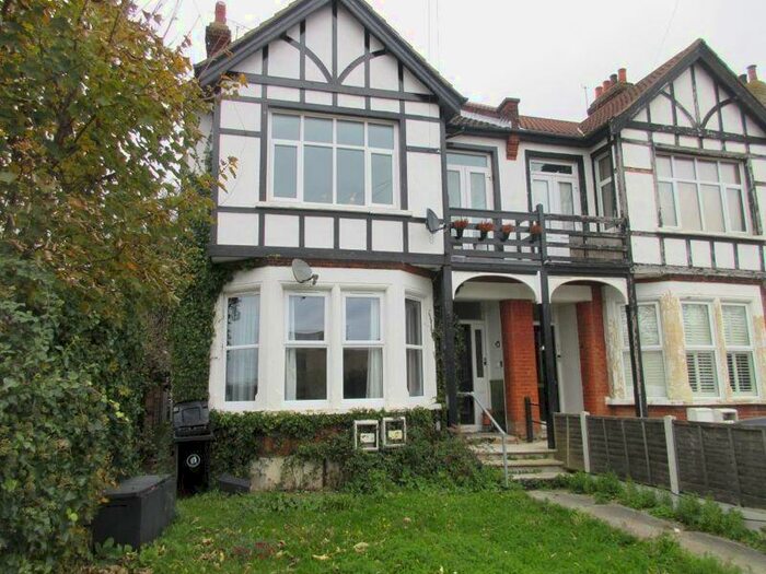 2 Bedroom Flat To Rent In Britannia Road, Westcliff-On-Sea, SS0
