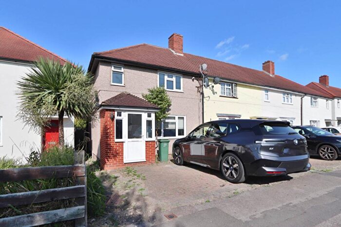 3 Bedroom End Of Terrace House To Rent In Browning Avenue, Worcester Park, KT4