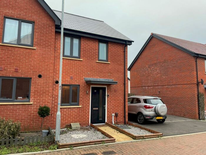 2 Bedroom Semi-Detached House To Rent In The Lancers, Folkestone, CT20