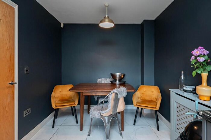 3 Bedroom Terraced House For Sale In Gordon Road, Haywards Heath, RH16