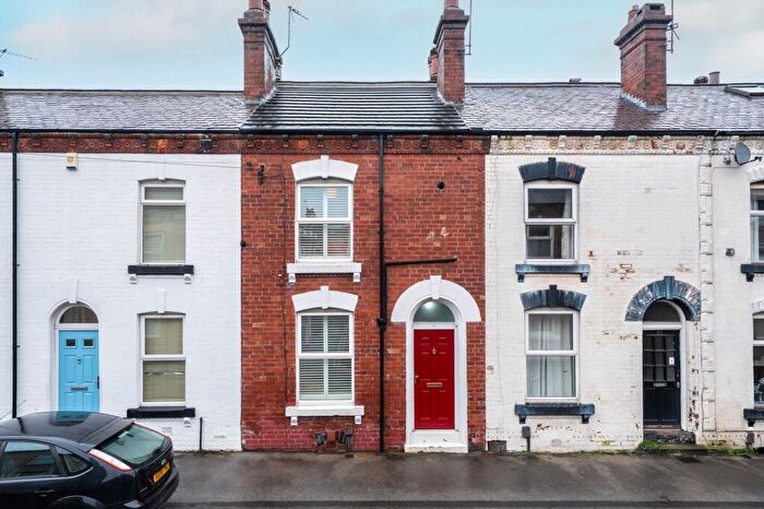 2 Bedroom Terraced House For Sale In Chatsworth Road, Harrogate, HG1