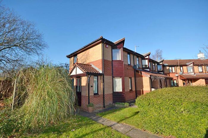 2 Bedroom End Of Terrace House To Rent In Faraday Drive, Shenley Lodge, Milton Keynes, Buckinghamshire, MK5