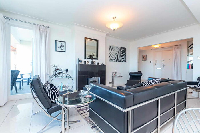 2 Bedroom Flat For Sale In Viceroy Court, Lord Street, Southport, PR8
