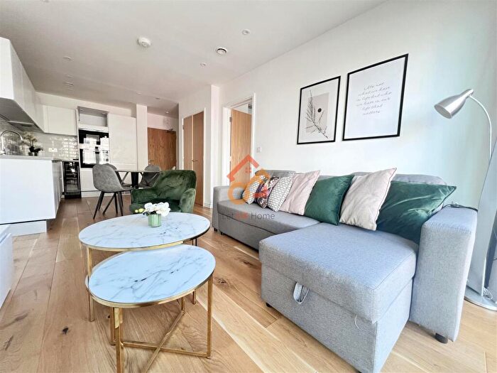 1 Bedroom Flat To Rent In The Axium, Windmill Street, Birmingham, B1