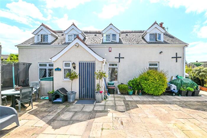 3 Bedroom Detached House For Sale In Oak Road, New Milton, Hampshire, BH25